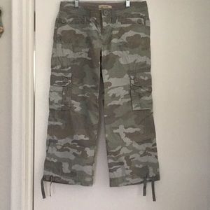 Natural Reflections. Camo Capri  pants.